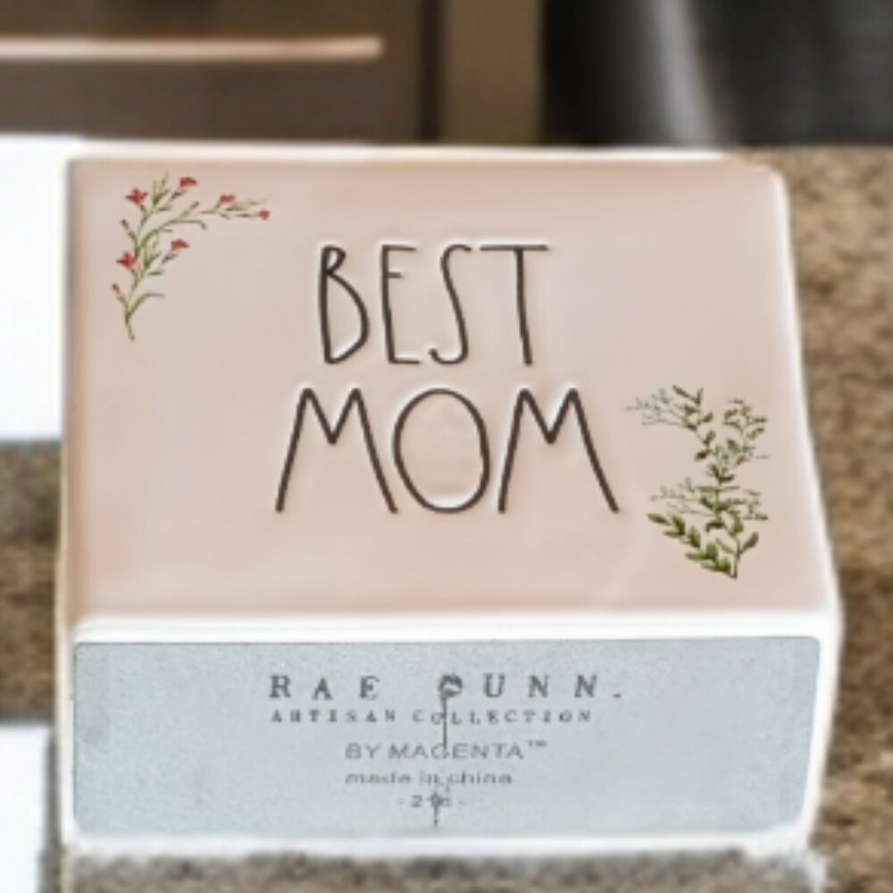 Rae Dunn “BEST MOM” Ceramic 4” Square Plaque -NWT - Picture 2 of 4